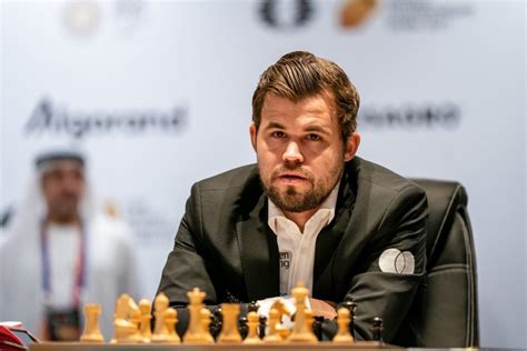 magnus carlsen salary.